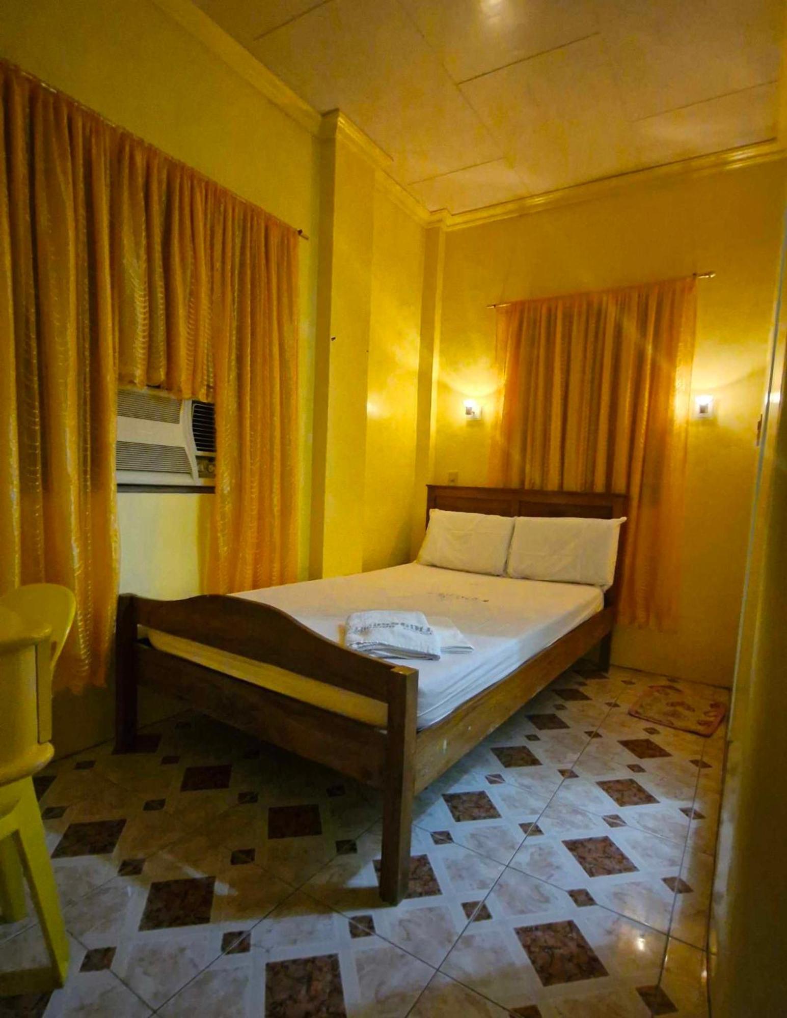 Drossgold Pension House Tubigon 외부 사진